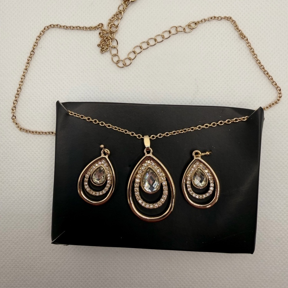 Gold-Tone Teardrop Necklace & Earring Set